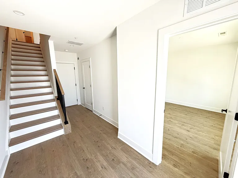 33 Lower Service Ct NW — Photo 8