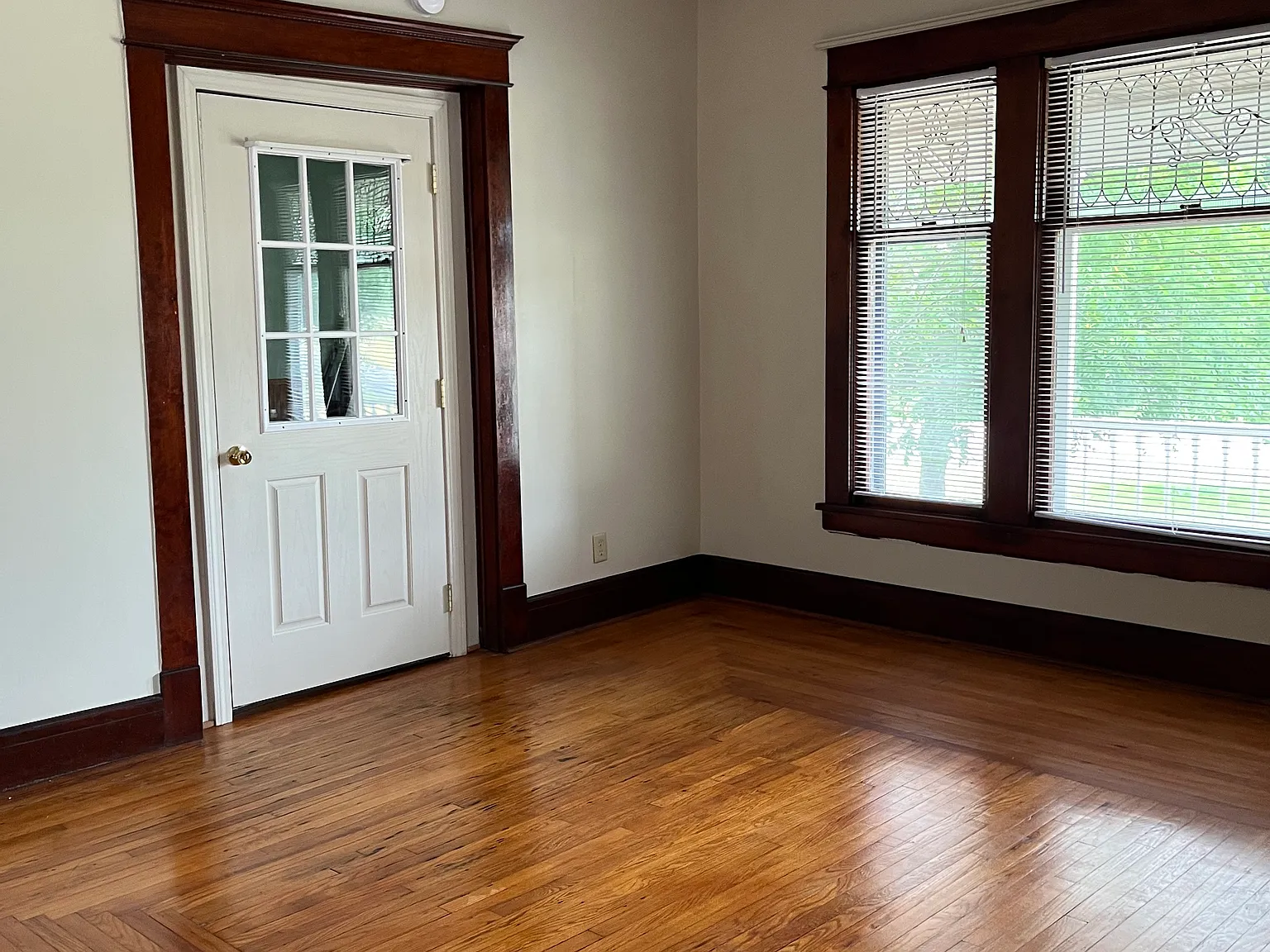 2 bed, 1300 sqft, $1,500 — Photo 4