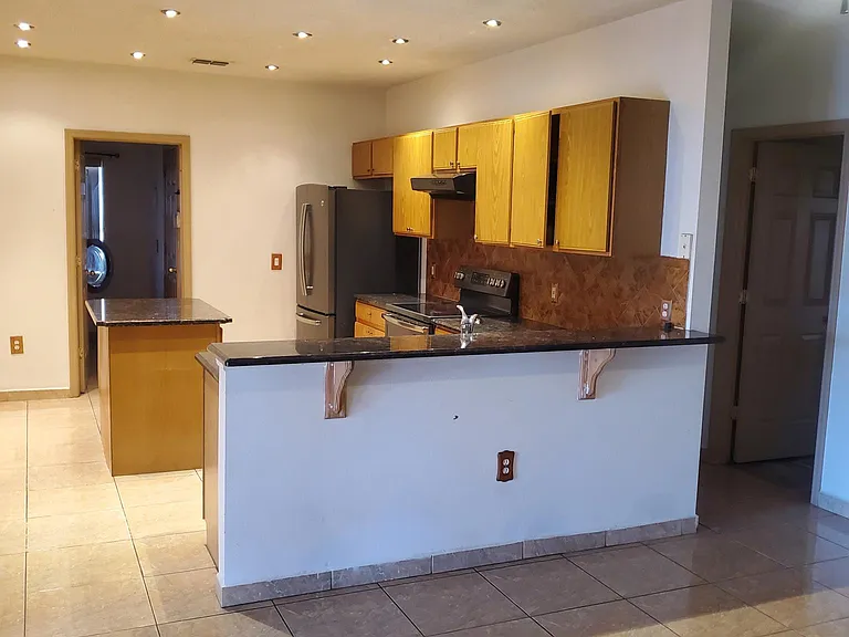 949 Van Loon Ct — Photo 8
