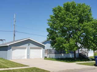1931 10th Ave SW, Watertown, SD 57201