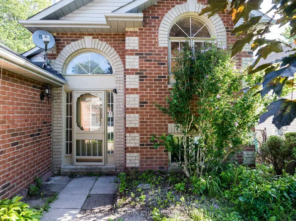 5 Goldsmith Pl, Wasaga Beach, ON L9Z 1E4