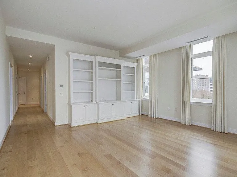 2425 L St NW #415 — Photo 5