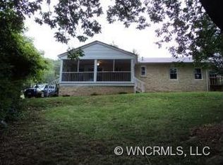 1 Red Raven Rd, Swannanoa, NC 28778