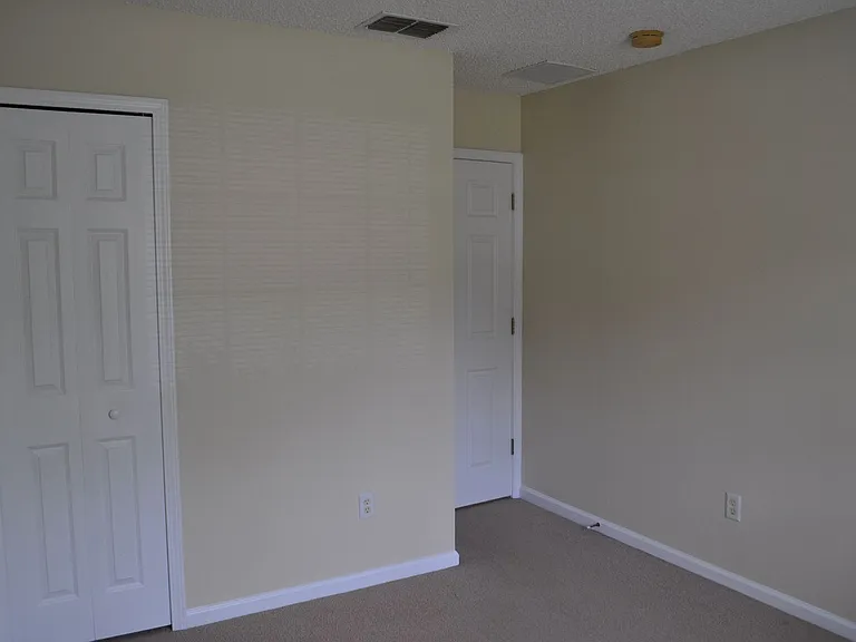 89 Berkshire Ln — Photo 15