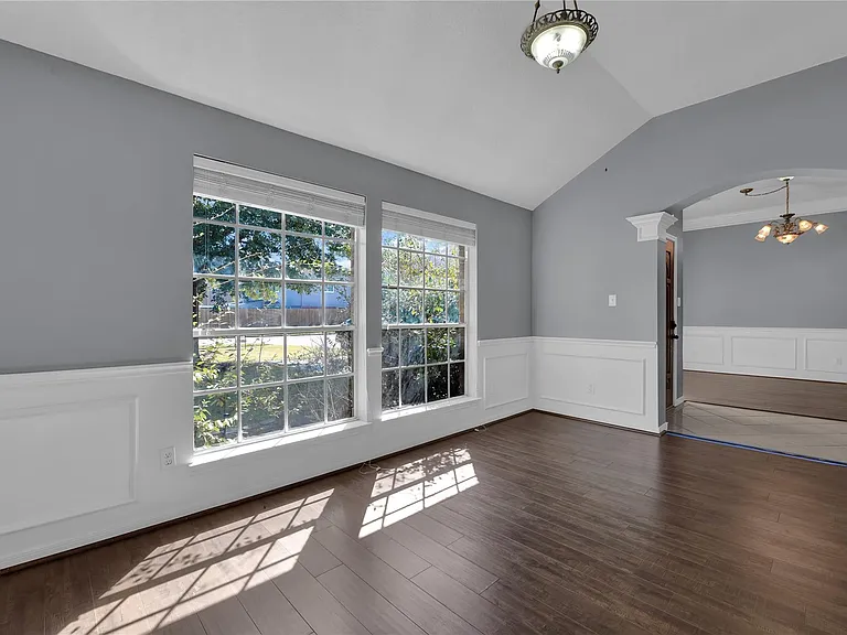 27186 Kings Manor Dr S — Photo 21