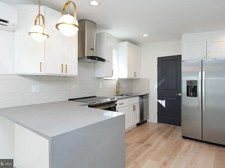 2517 Cedar St #2 — Photo 4