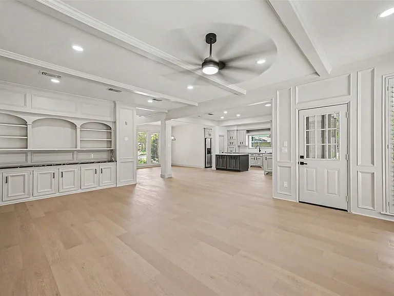 507 Commodore Way — Photo 16