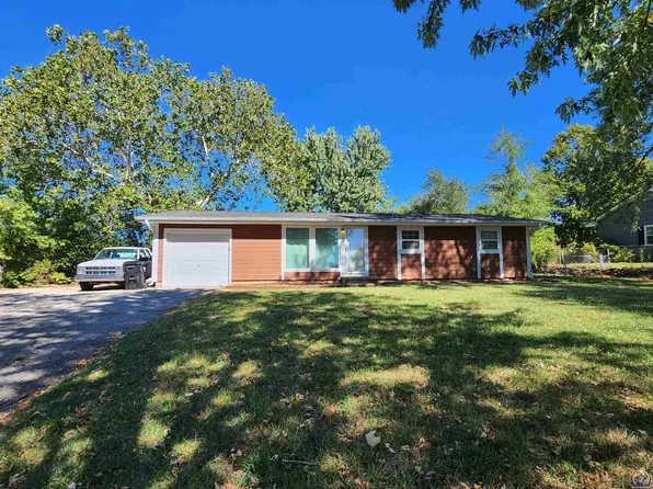 1526 NE 46th St, Topeka, KS 66617