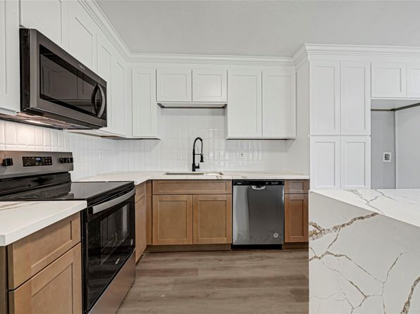 5918 Carew St, Houston, TX 77074