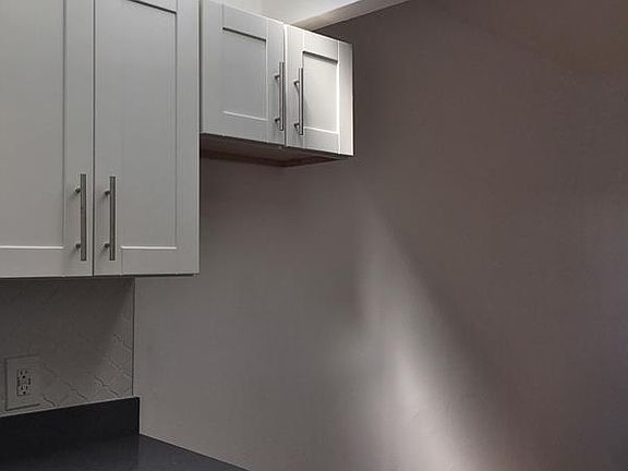 2nd image of 517 E 5th St APT 510