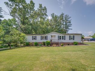 21 Vinewood Ln, Hendersonville, NC 28792