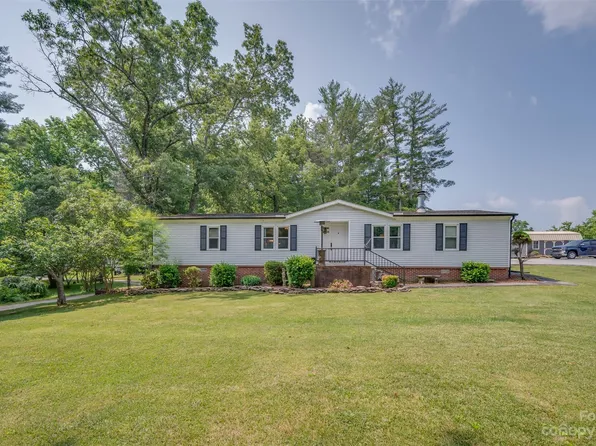 21 Vinewood Ln, Hendersonville, NC 28792
