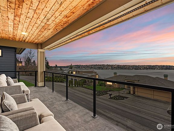 4th image of 2414 Garden Court N