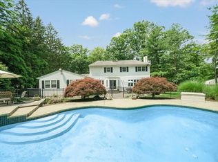 37 Woodhaven Dr, New City, NY