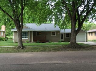 724 S Dewald, Freeman, SD 57029
