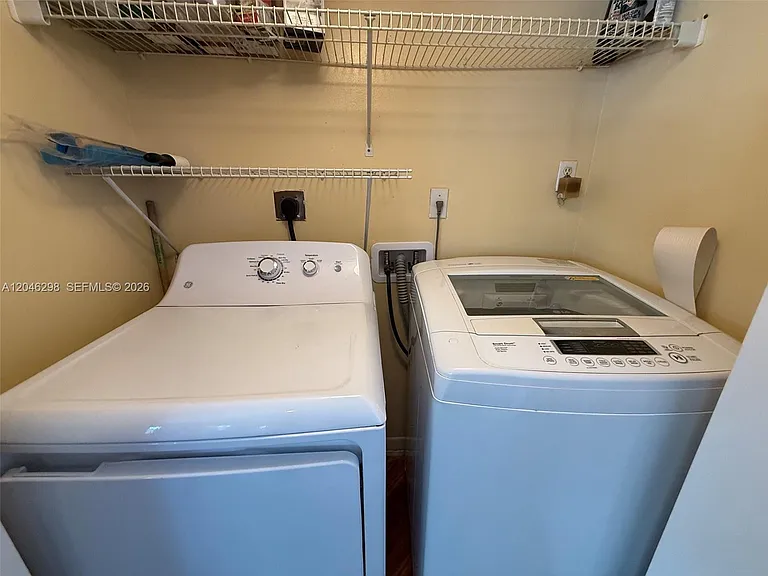 2512 SE 19th Pl #206-A — Photo 10