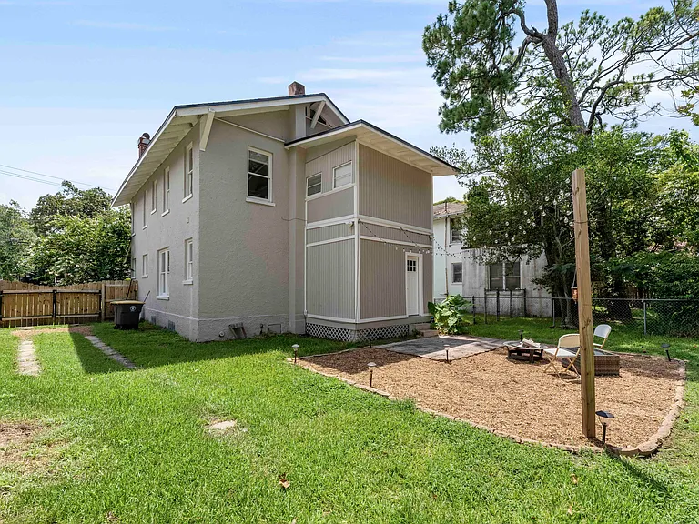 2647 Forbes St — Photo 34