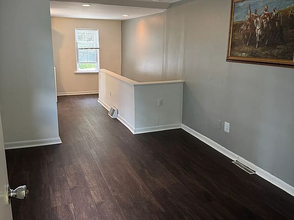 3rd image of 794 S Front St #2
