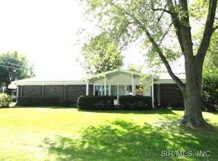 1500 Potomac Dr, Belleville, IL 62221