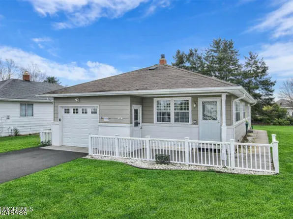 496 Saint Thomas Drive, Toms River, NJ 08757