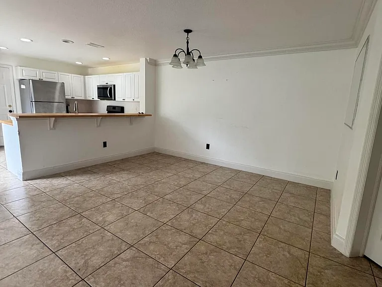 1733 Pointe West Way — Photo 11