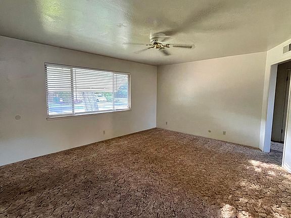 4th image of 7108 Inglewood Ave