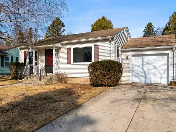 316 E Park View LANE, Manitowoc, WI 54220