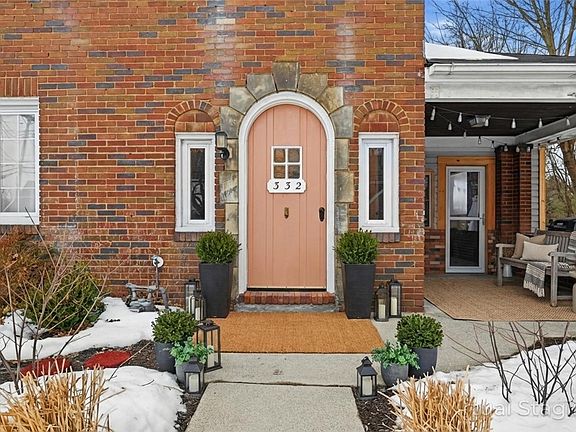 2nd image of 332 Highland Rd