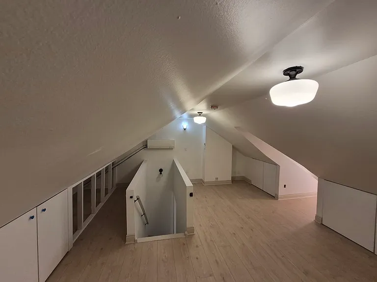 561 Parliament St #1 — Photo 16