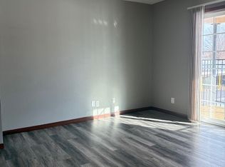1695 S Miami Ave, Marshall, MO 65340