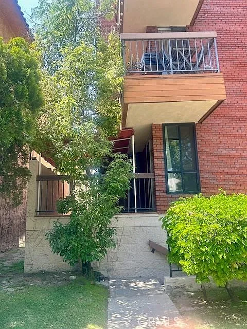 Building Photo - 511 N Jackson St #103