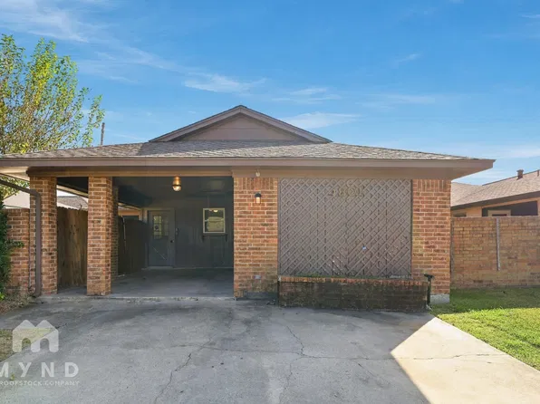 4801 Meadowood Dr, Baytown, TX 77521