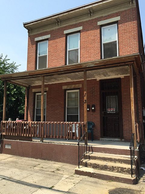 1st image of 183 Oak St