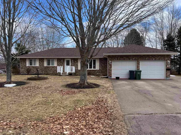 49 Pine Dr, Summerside, PE C1N 3Y3