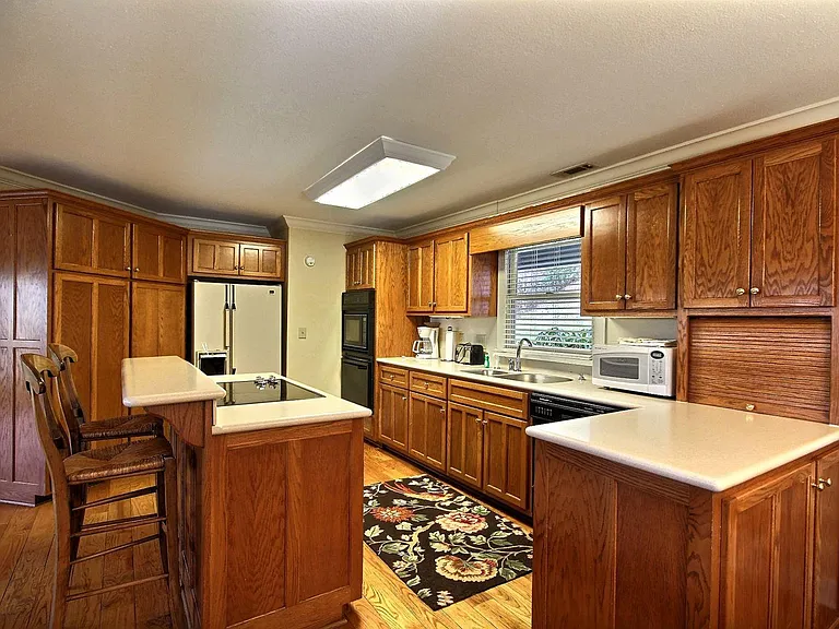 462 Chalet Village Ln #462 — Photo 3
