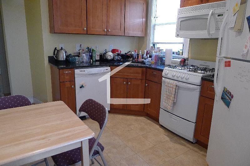2nd image of 826 Huntington Ave #3S