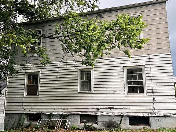 5th image of 215 North Ave