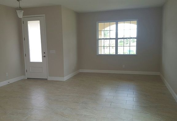 3rd image of 1033 Vinsetta Cir