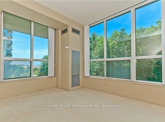 3rd image of 2565 Erin Centre Blvd Unit 411