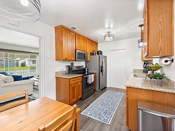 5th image of 2925 Merrywood Dr