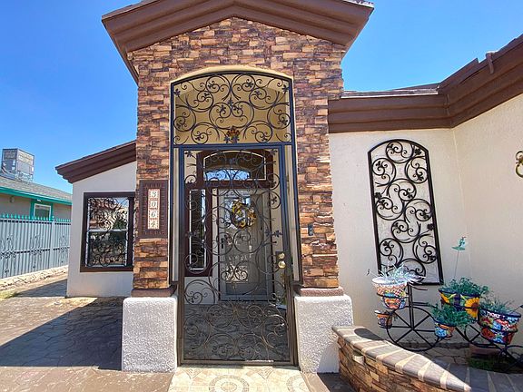 3rd image of 3064 Tierra Humeda Dr