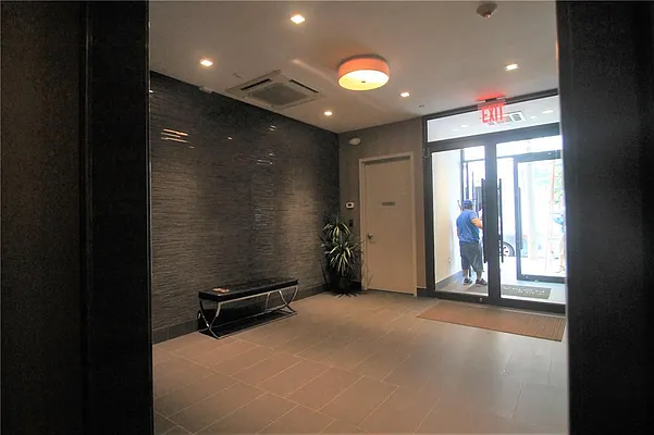 Rented by Space Marketing Shop | media 59