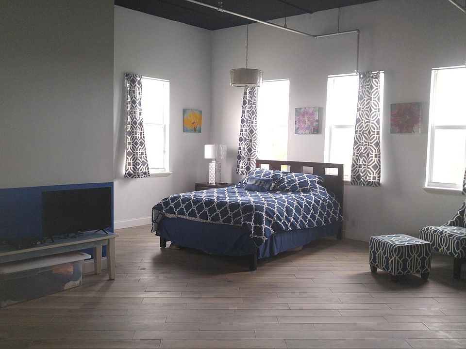 1st image of 301 W Atlantic Ave