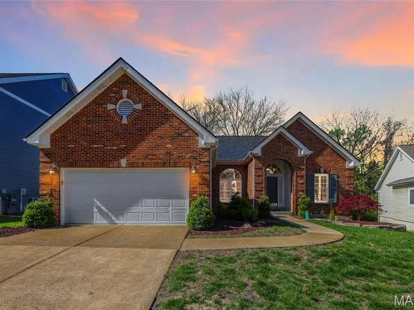 845 Wellesley Place Dr, Chesterfield, MO 63017