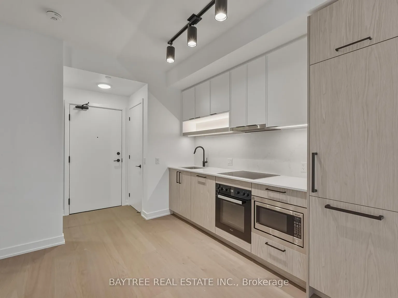 1 bed, $2,300 — Photo 3