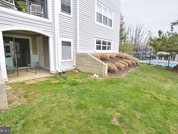 2nd image of 40 Greystone Ct #B