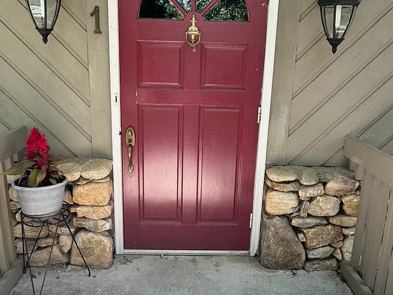 1 College Cres — Photo 5