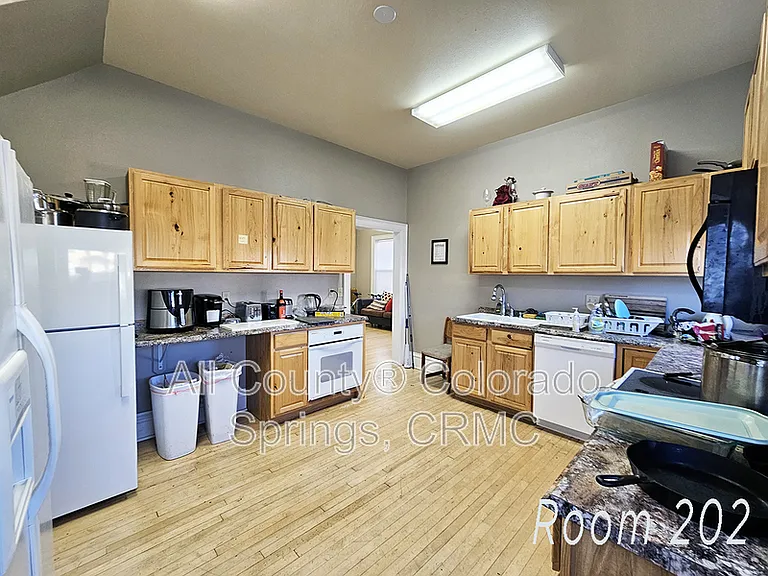 815 N Nevada Ave #202 — Photo 15