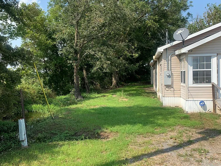 140 Dolphin Rd — Photo 7