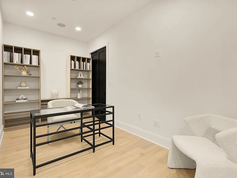 733 Euclid St NW #101 — Photo 15